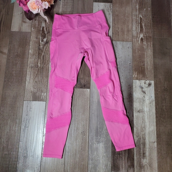 Fabletics Motion365 High-Waisted Moto 7/8 Pink Leggings Women's Size Medium EUC - Picture 1 of 16